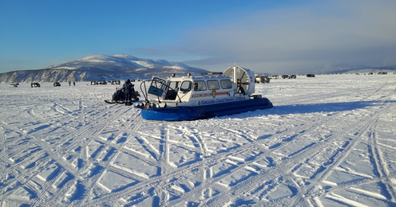 Магаданские спасатели напомнили правила оказания помощи провалившемуся под лед