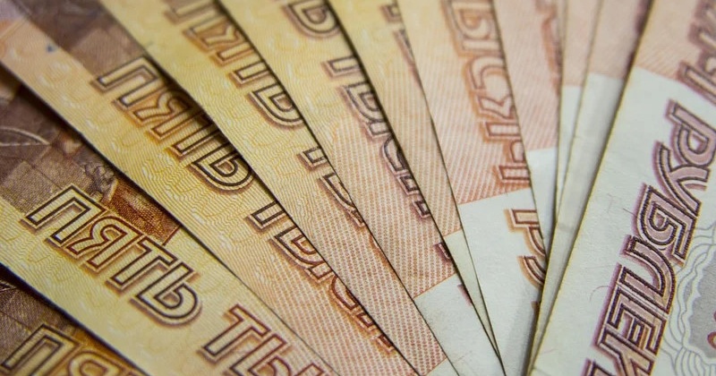 В Магадане 39-летняя женщина доверилась сотруднику финансового учреждения и лишилась 44 тысяч рублей