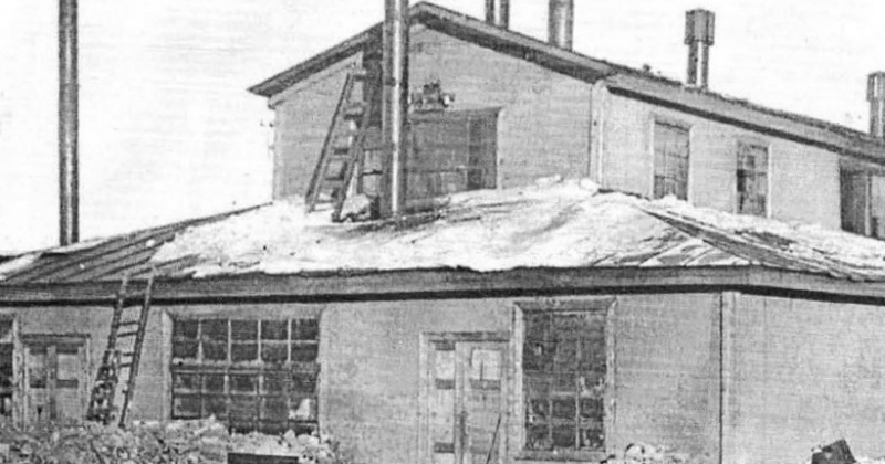 14 февраля 1942 года распоряжением по ГУСДС № 62 утверждён акт технической приёмки стекольной мастерской 