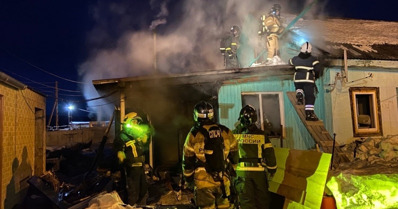 Пожарные ликвидировали загорание частного дома по улице Первомайская