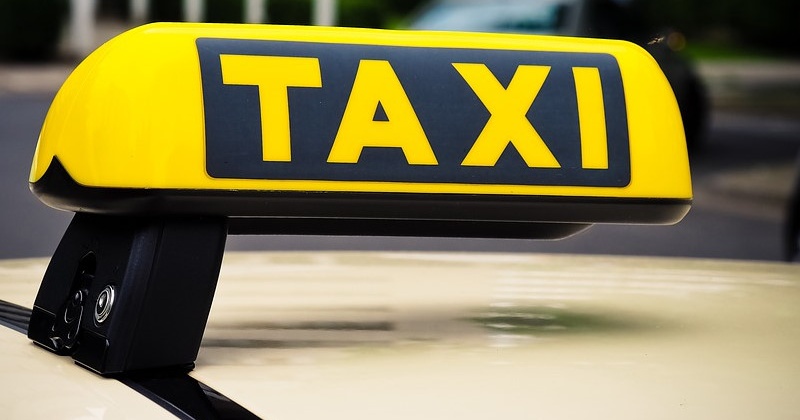 Минтранс предложил передавать ФСБ данные агрегаторов такси о поездках
