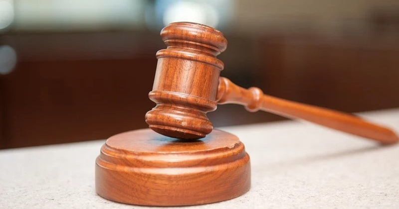 По приговору суда двум экс-сотрудникам районного ГИБДД предстоит отбывать наказание за взяточничество в колонии строго режима
