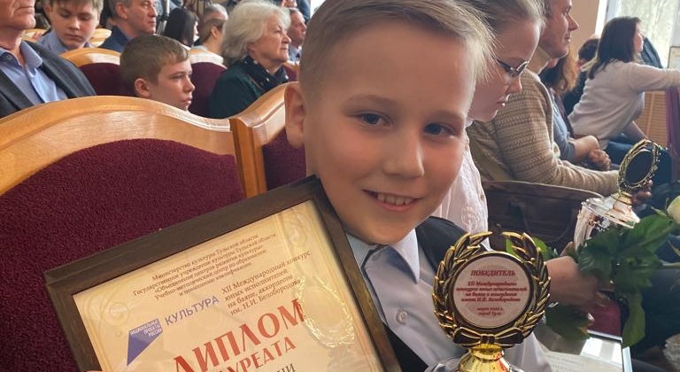 Первый из Магадана: Воспитанник Детской музыкальной школы стал призером престижного конкурса юных исполнителей на баяне