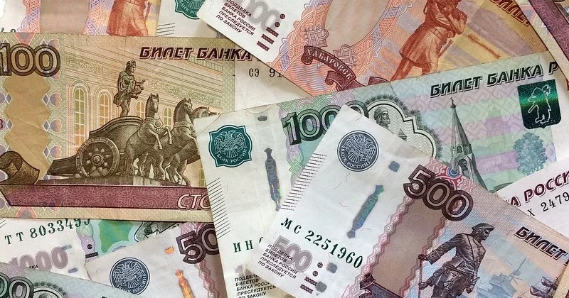 Россиянам предсказали курс доллара к рублю