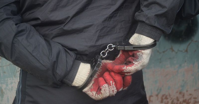 Менее получаса понадобилось полицейским ППС Магадана, чтобы задержать подозреваемого в причинении ножевого ранения