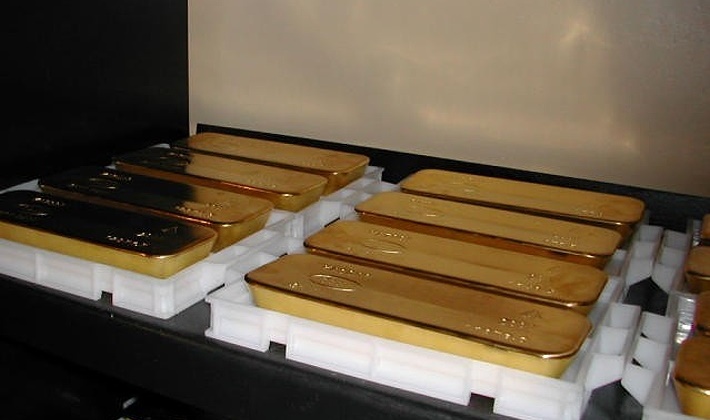 ВТБ за месяц продал более 1,5 тонн золотых слитков 