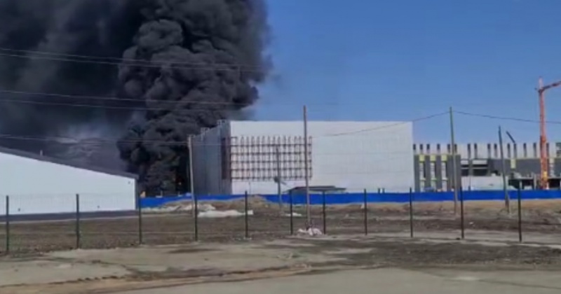 Пожар произошел на строительной площадке спорткомплекса «Президентский» 
