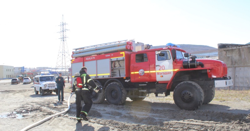 Магаданские пожарные ликвидировали загорание в неэксплуатируемом здании