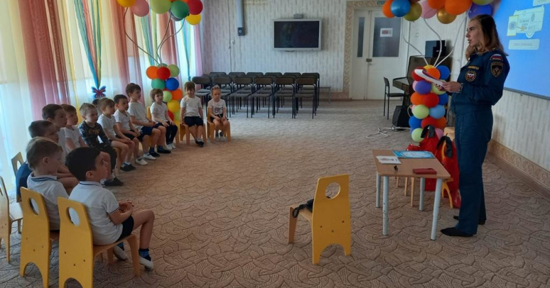 Урок пожарной безопасности прошел в детском саду № 2 г. Магадана