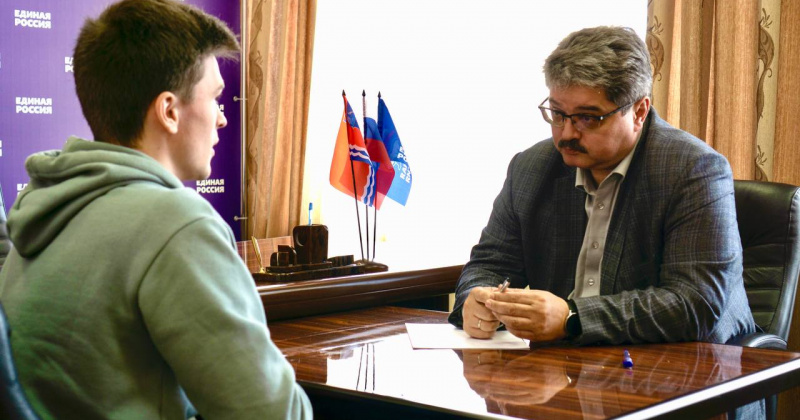 В рамках региональной недели сенатор от Магаданской области Анатолий Широков встретился с магаданцами.