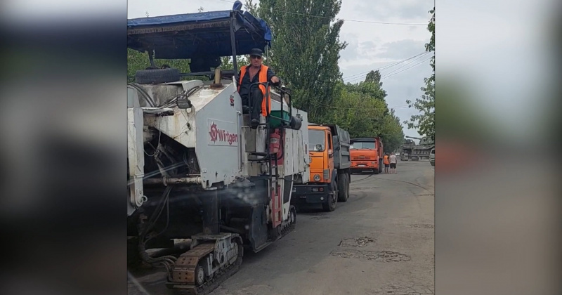 В Ждановке в рамках шефской помощи от Магаданской области началась подготовка к асфальтированию