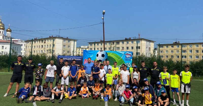 «Единая Россия» провела фестиваль дворового футбола в Магаданской области