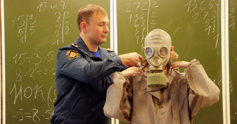 Ученикам кадетского класса МЧС России, обучающимся в школе №14, рассказали о задачах гражданской обороны