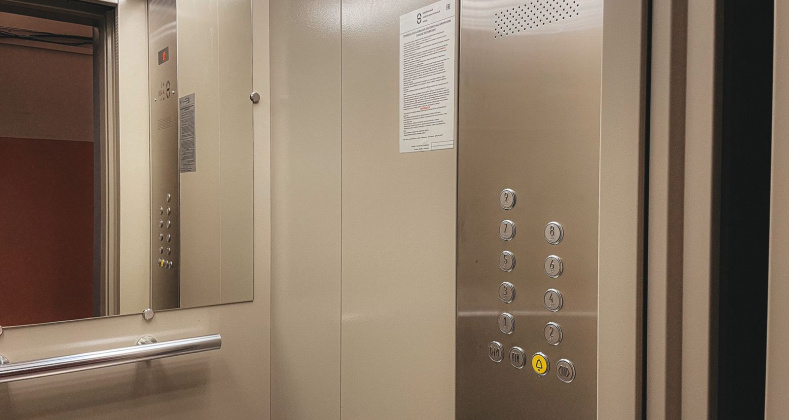 Новые лифты в Магадане – это современная износостойкая отделка, панели из стали в вандалостойком исполнении