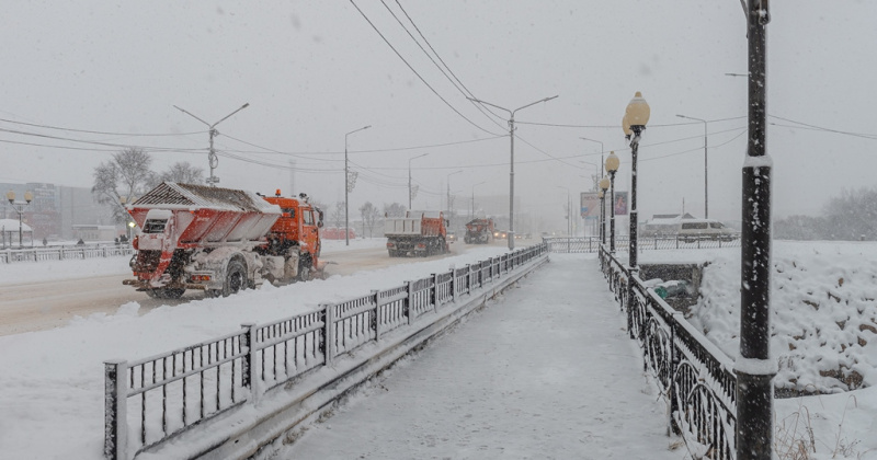 Работа в усиленном режиме: в снегоуборке города задействовано 56 единиц техники ГЭЛУД и КЗХ