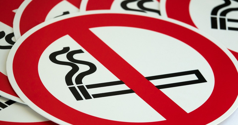 В Магаданской области за курение в неположенных местах к ответственности привлечены 140 граждан