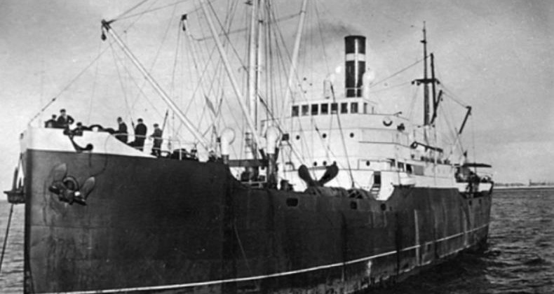 12 декабря 1939 года  сел на камни и затонул у берегов о. Хоккайдо пароход «Индигирка»