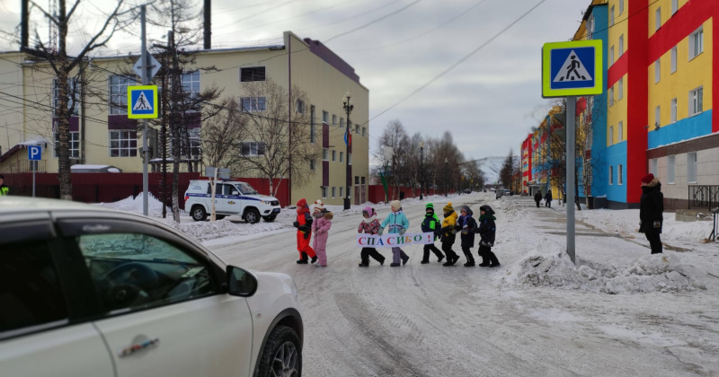 В Магаданской области госавтоинспекторы провели акцию «Водитель! Пропусти пешехода!»