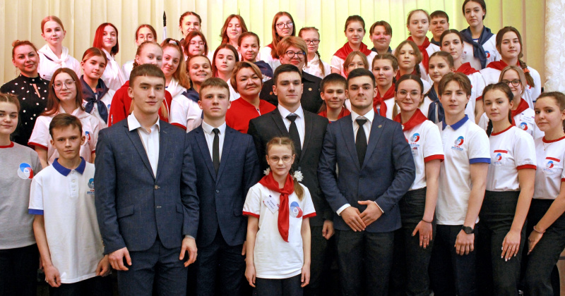 Первичные отделения Российского движения детей и молодёжи «Движение Первых» открылись ещё в двух школах Магаданской области
