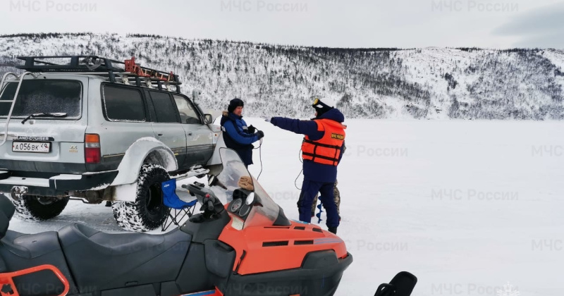 Спасатели предупреждают об опасности выезда техники на лед водоемов
