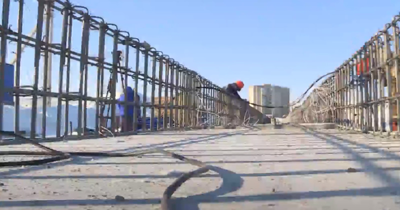 В столице Колымы на стройплощадке на Гороховом поле приступили к заливке бетона в первом многоэтажном доме