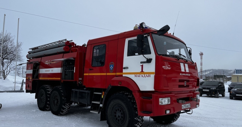 Магаданские пожарные ликвидировали возгорание микроавтобуса