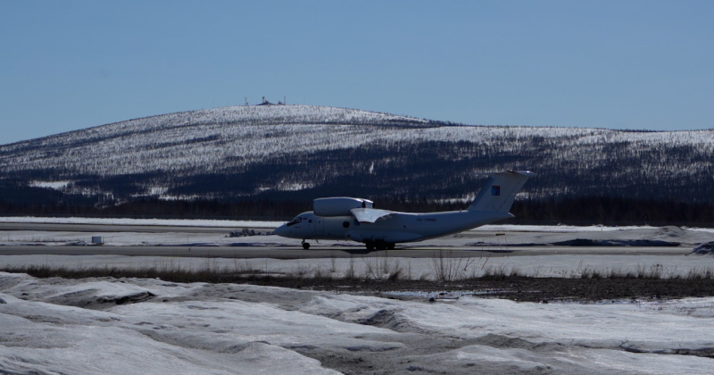 Новый самолет Ан-74 встретили в аэропорту Магадана