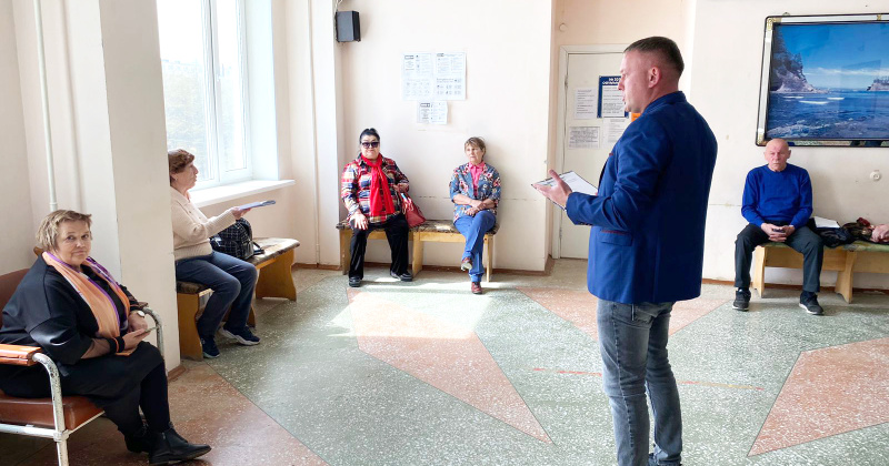 Роман Исаев провел акцию «Медицинский патруль» в областном центре