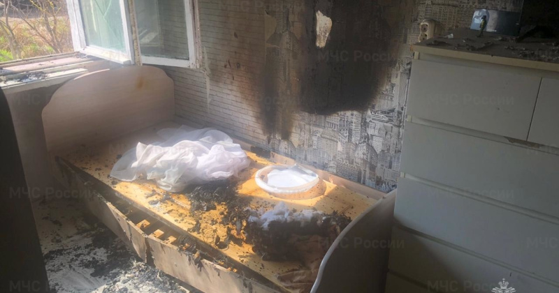 Магаданские пожарные ликвидировали возгорание комнаты