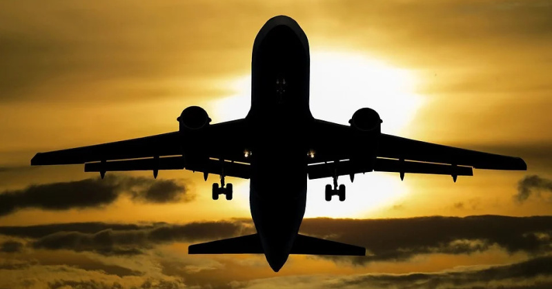 За пассажирами самолета Air India, совершившего посадку в Магадане, выслан резервный борт