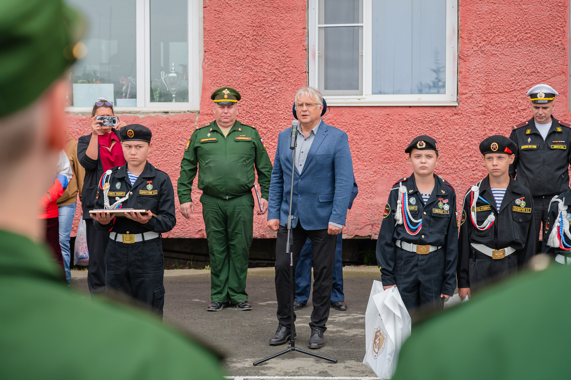 В Магадане проводили 30 призывников для несения службы в рядах Вооруженных  сил РФ (фото) » КОЛЫМА.RU Новости Магадана и Магаданской области