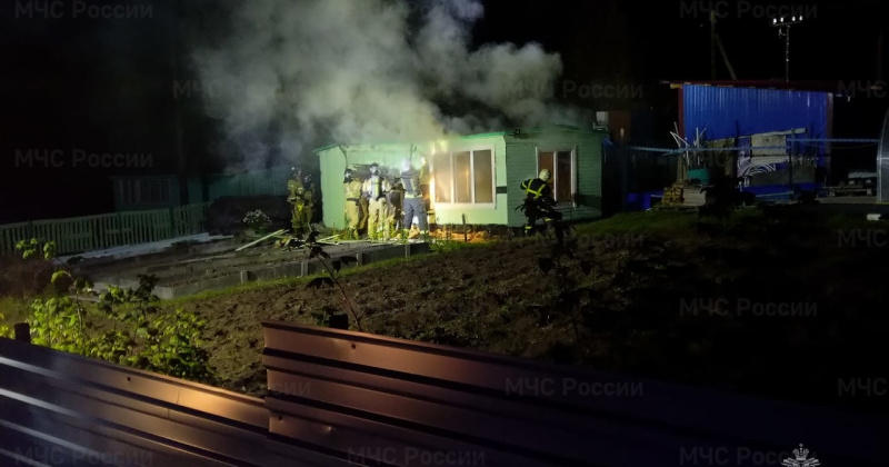 Силами МЧС потушен пожар в садовом товариществе "Радуга"