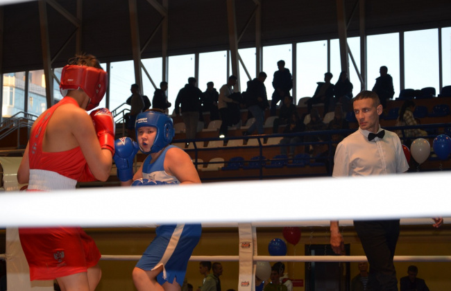 Более 120 спортсменов собрали XXI Межрегиональные соревнования по боксу класса «Б» памяти Е. Бурмистрова в Магадане