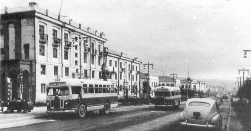 13 октября 1959 года «Магаданская правда» сообщила, что городская автотранспортная контора получила 15 новых такси «Волга»