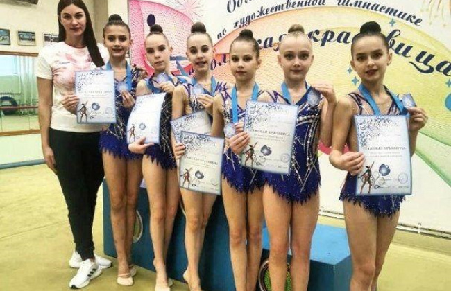 Магаданские гимнастки привезли 16 медалей с областного турнира «Волжская красавица»