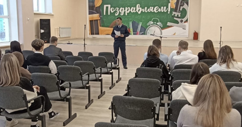 Сотрудники УФСИН России по Магаданской области встретились с будущими абитуриентами
