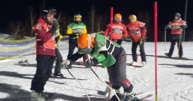 Ночные гонки на «Снегорке»: как прошел второй этап Кубка «Маг-Си Интернешнл»