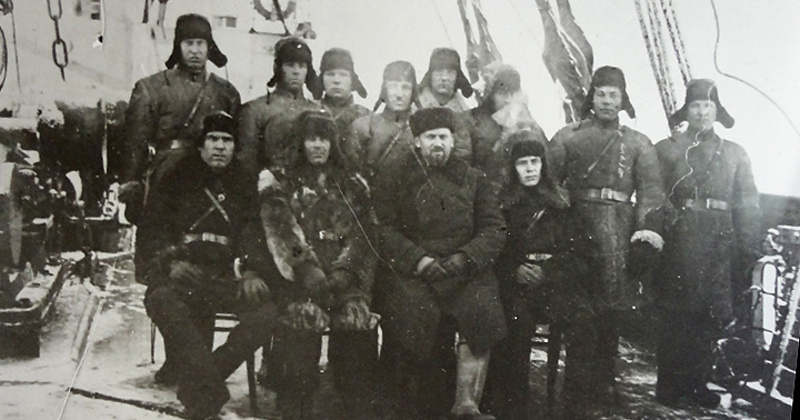 4 февраля 1932 года в  бухту Нагаева на пароходе «Сахалин» прибыло руководство Государственного треста «Дальстрой»
