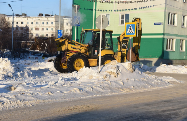 Погрузка и вывоз снега, расширение проезжей части в Магадане