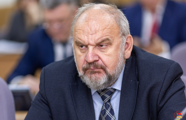О работе за минувший год отчитался депутат Александр Чугунов