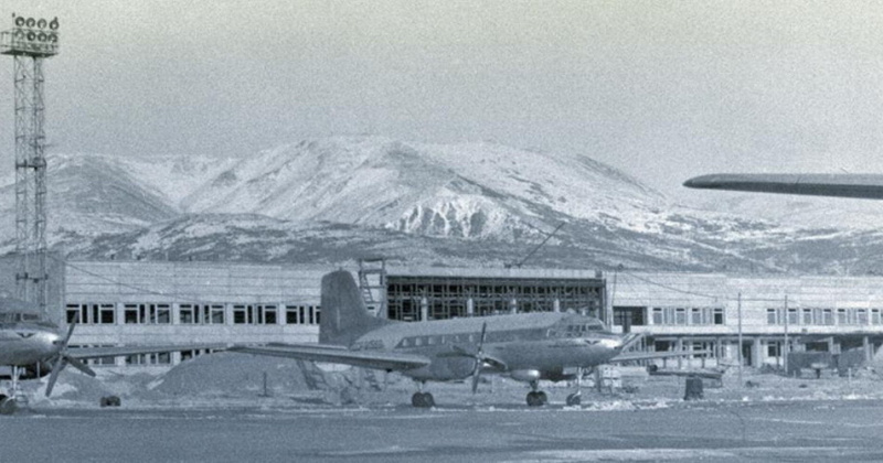 1 марта 1974 года в аэропорту Магадан на 56-м км трассы открылся новый аэровокзал на 400 пассажиров