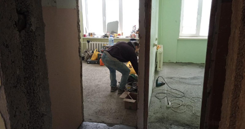 В Магадане в микрорайоне Снежный начался ремонт помещений филиала «Городской поликлиники»