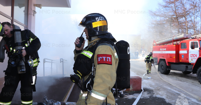 Пожарно-тактические учения прошли в Магаданском областном театре кукол