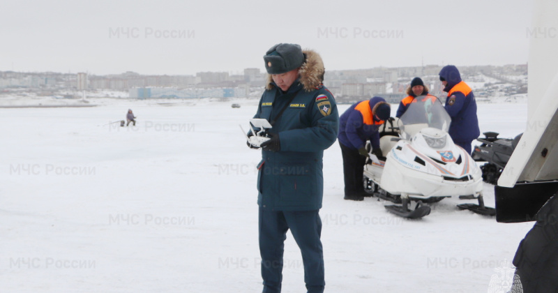 Главное управление МЧС России по Магаданской области напоминает, что выезд на лёд всех видов автотранспортных средств запрещён