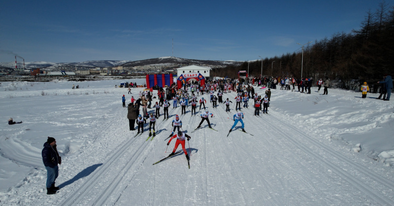 Соревнования по лыжным гонкам «Лыжня Вяльбе» прошли в Магадане в 34 раз (Видео)