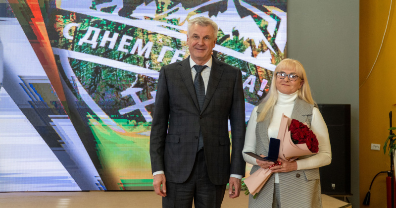 Губернатор Сергей Носов вручил награды геологам Магаданской области