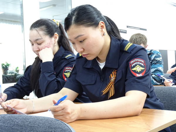 Полицейские и общественники Колымы пишут «Диктант Победы – 2024»