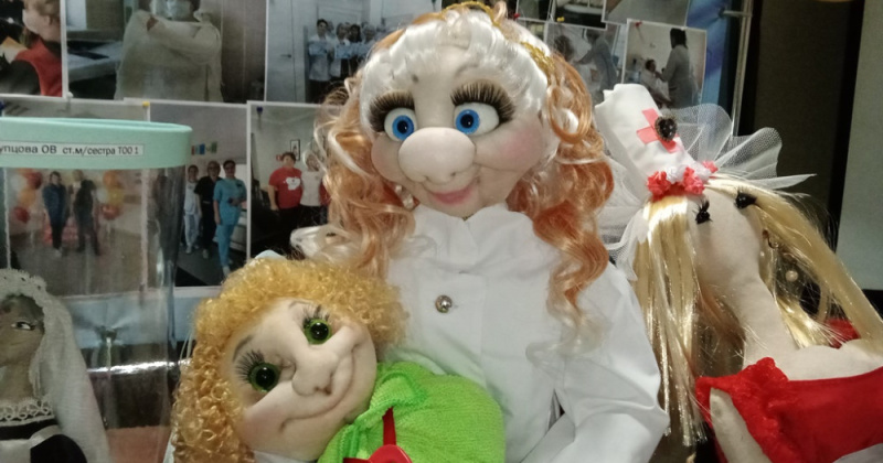 Конкурс авторской куклы проходит в Магаданской областной больнице