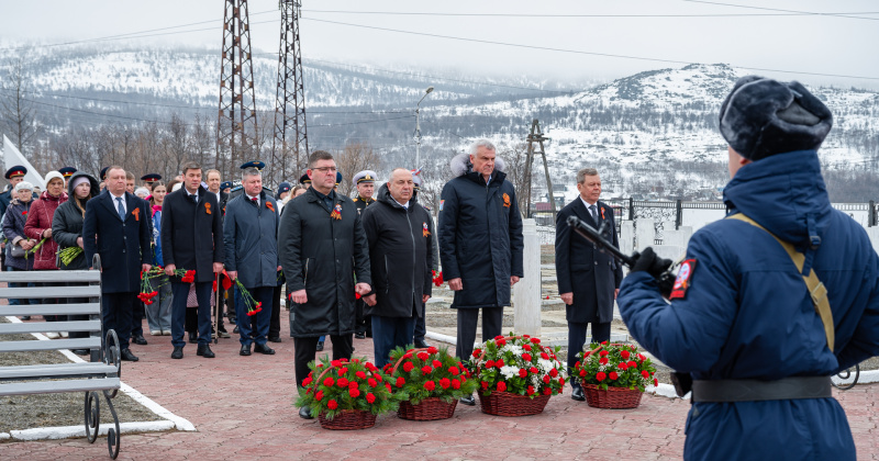 Магаданцы почтили память ветеранов Великой Отечественной войны и специальной военной операции