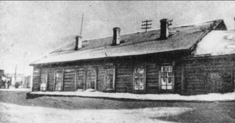 21 мая 1929 года Далькрайоно издал приказ об открытии при Восточно-Эвенской культбазе учебно-производственной мастерской